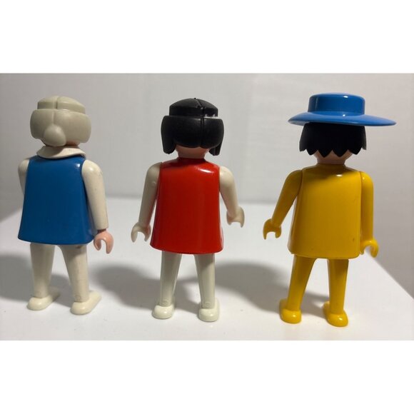 Vintage Playmobil Figures Set Of 3 Grandma Woman Blue Hat Geobra Blue Yellow Red - Picture 5 of 9